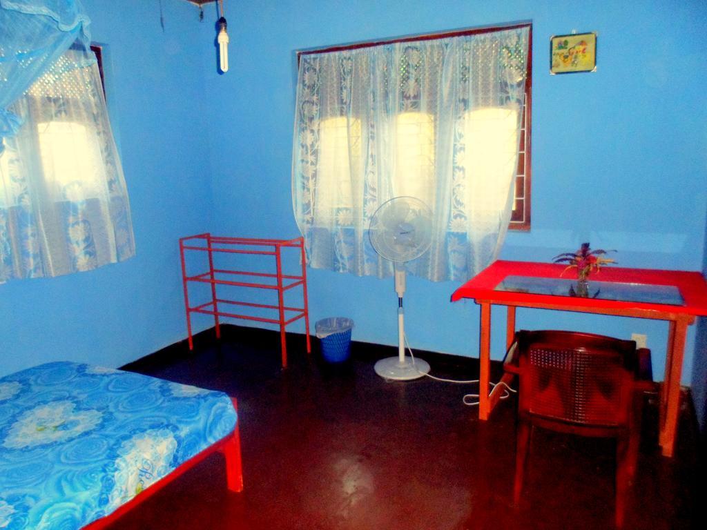 Hikkaduwa Home Stay Kamer foto