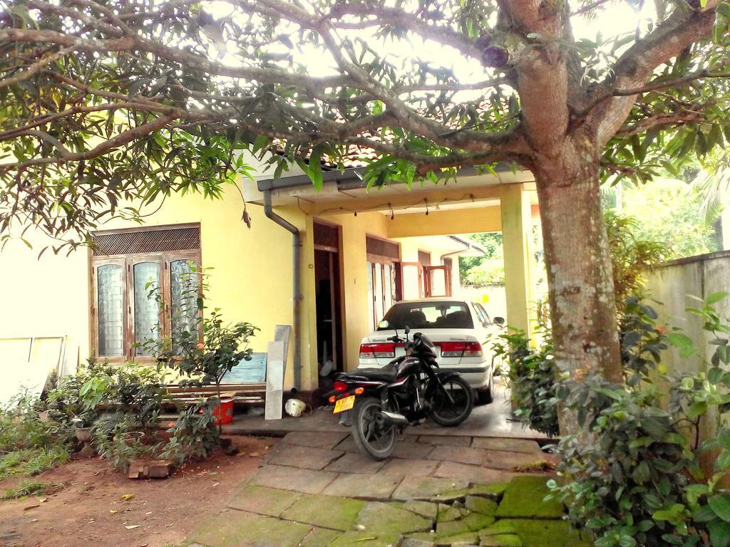 Hikkaduwa Home Stay Buitenkant foto